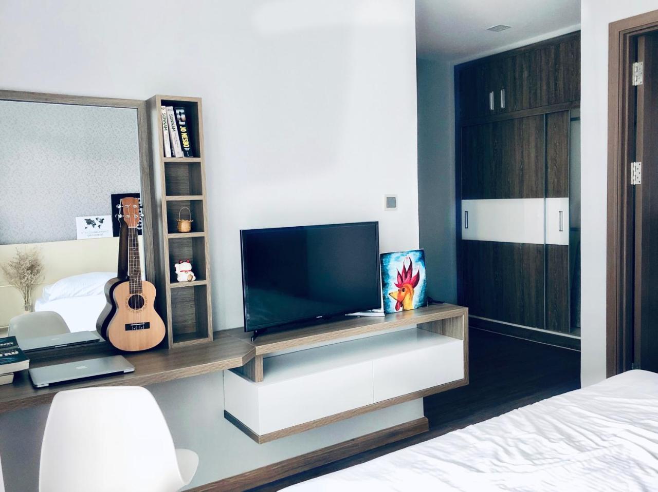 Travelaholic'S Homestay Хошимин Экстерьер фото