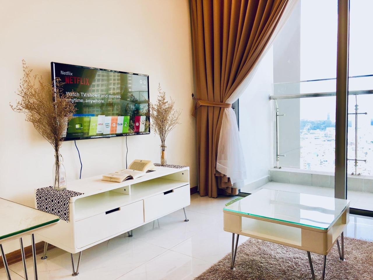Travelaholic'S Homestay Хошимин Экстерьер фото